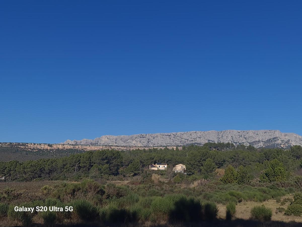Mas Gabelys Superbe Vue Sainte Victoire Jardin Terrasse Et Piscine Apartment Trets Luaran gambar