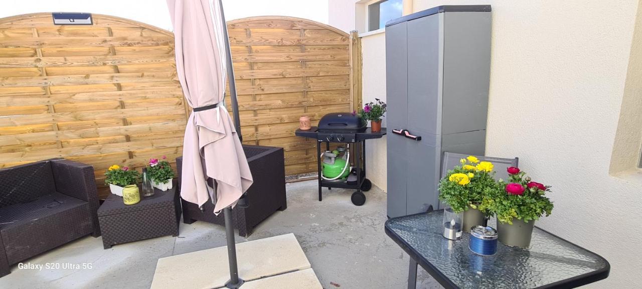 Mas Gabelys Superbe Vue Sainte Victoire Jardin Terrasse Et Piscine Apartment Trets Luaran gambar