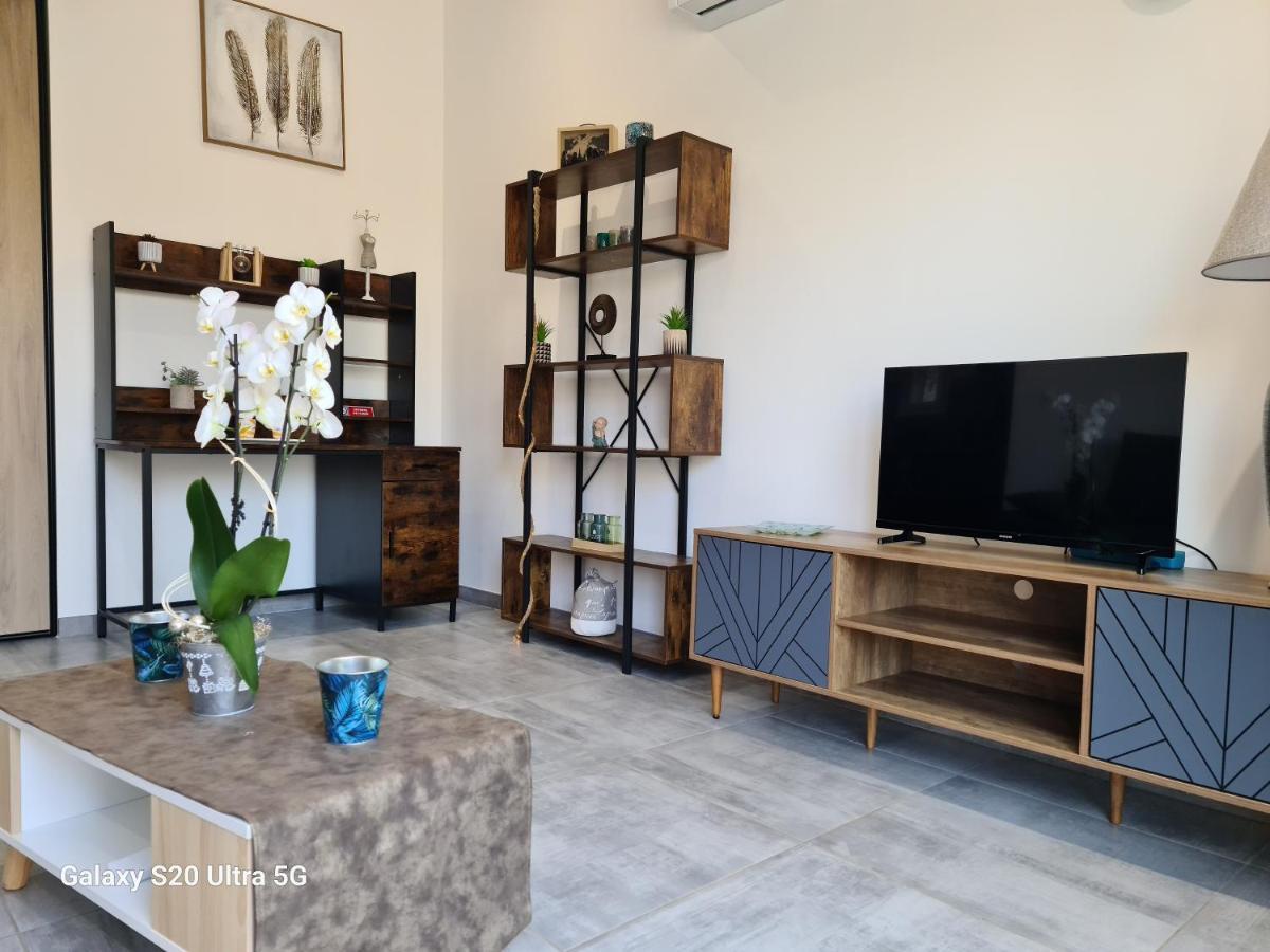 Mas Gabelys Superbe Vue Sainte Victoire Jardin Terrasse Et Piscine Apartment Trets Luaran gambar